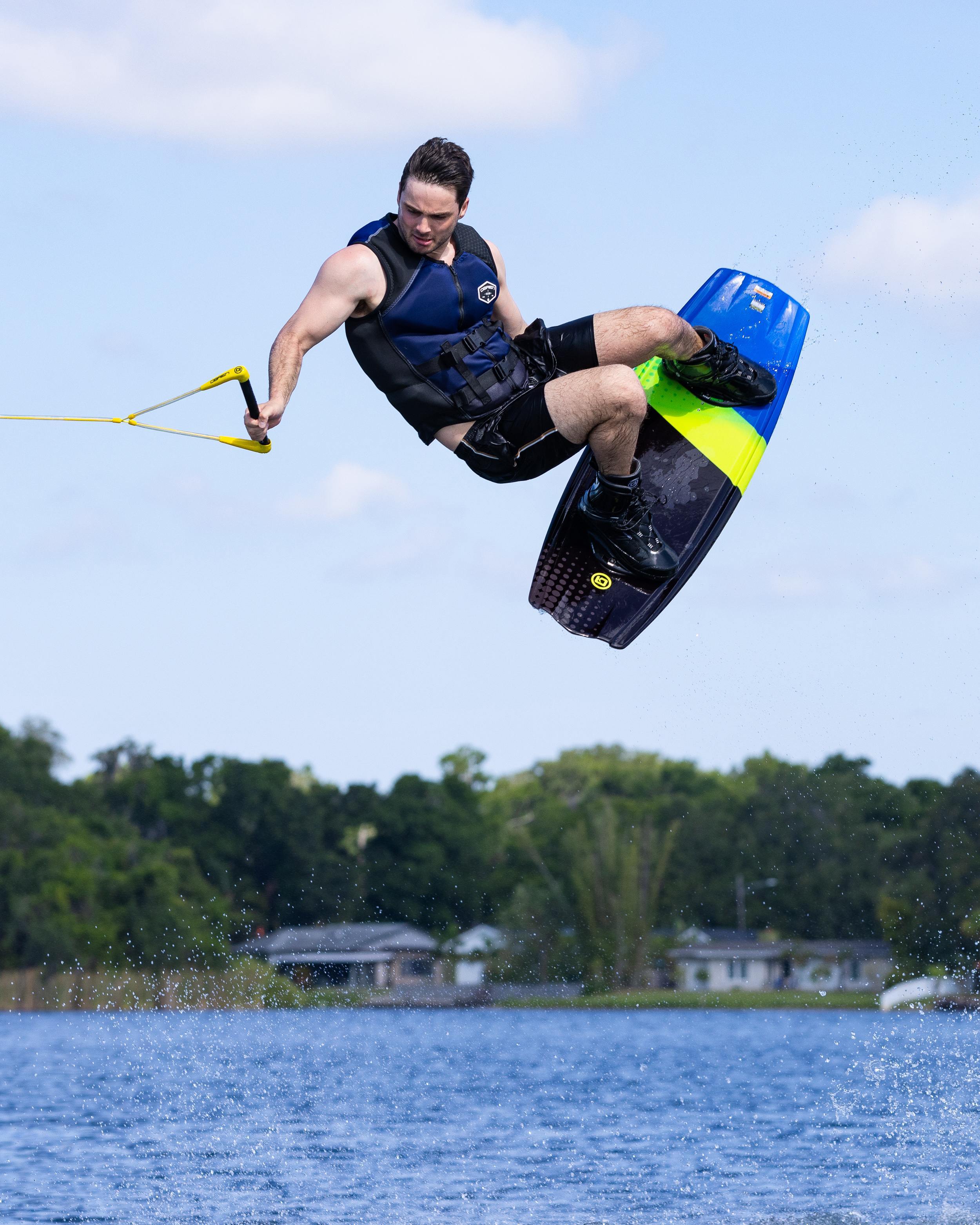 O'Brien Valhalla Wakeboard and Border Binding Package