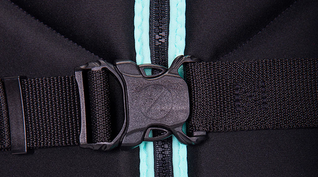 Hyperlite Women's Indy Life Jacket buckle