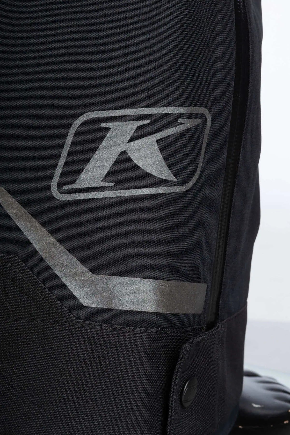 logo detail on Bitter Chocolate - Black Klim PowerXross Pant
