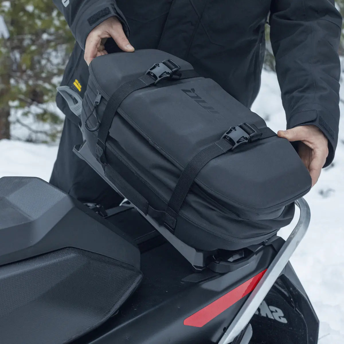 Ski-Doo LinQ Trail Expandable Bag - 17 L / 4.5 US Gallons being attached