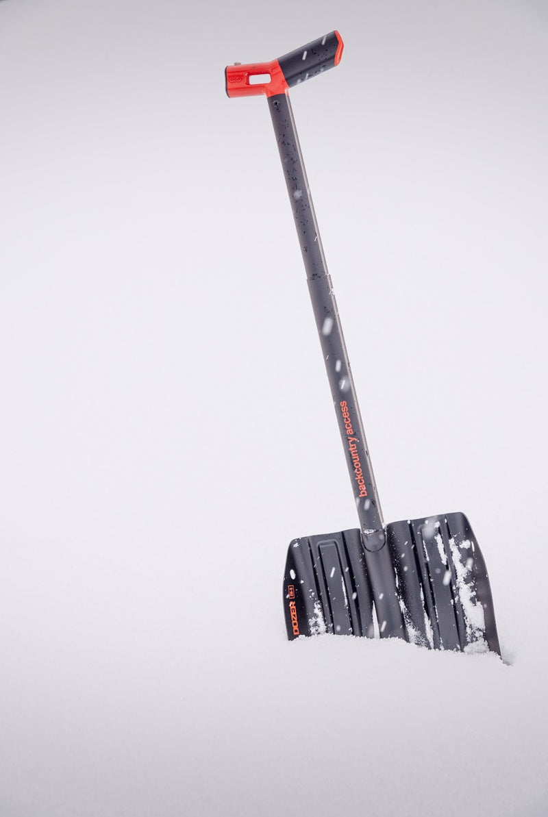 BCA Dozer 2H-S Shovel with Folding Saw in snow