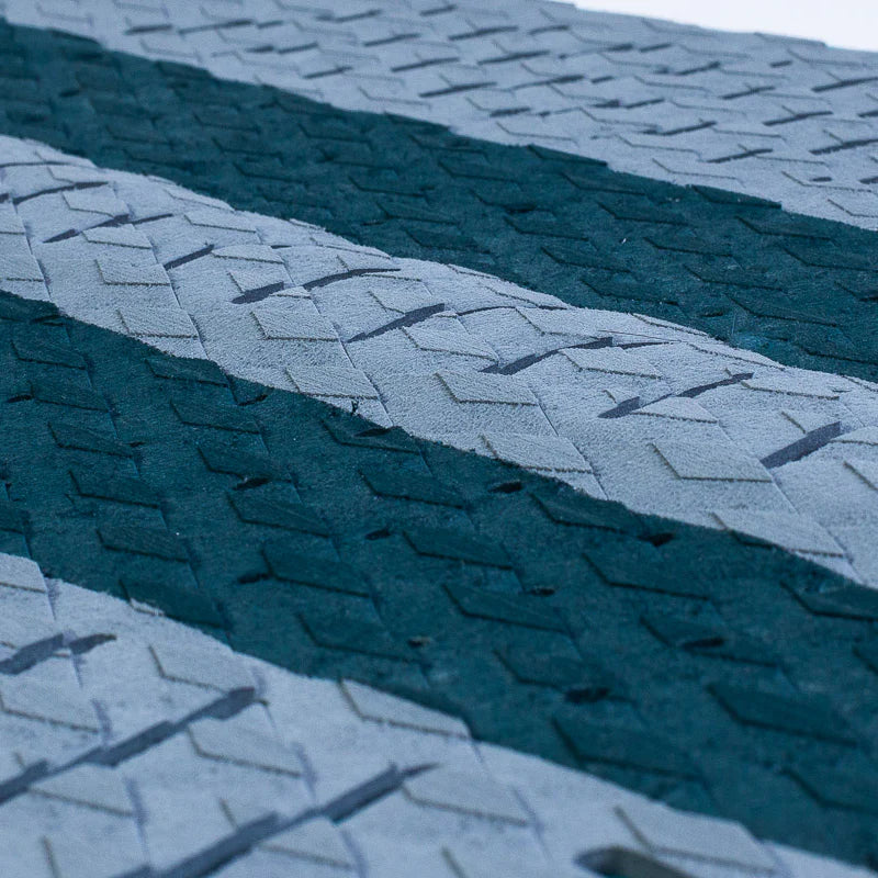 deck of the O'Brien Torrent Wakesurfer