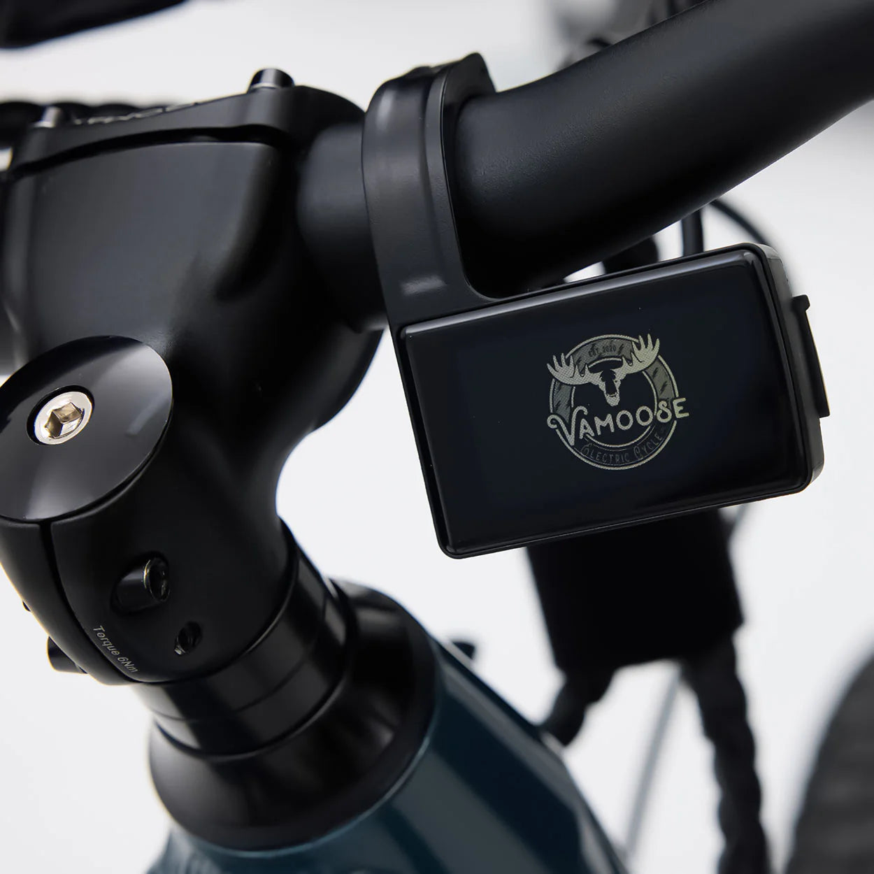 handlebar closeup view of the Vamoose Toro Hardtail E-Bike
